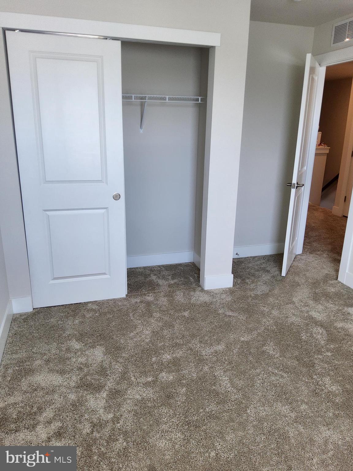 LANTERN RIDGE - Residential Lease