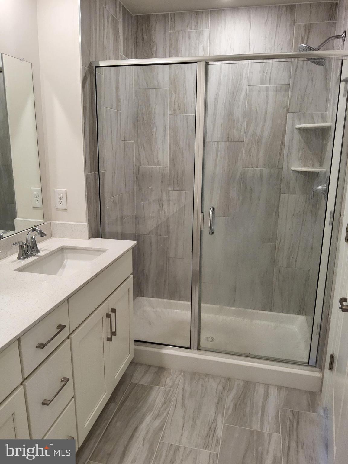 LANTERN RIDGE - Residential Lease