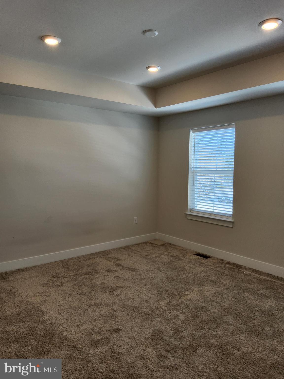 LANTERN RIDGE - Residential Lease