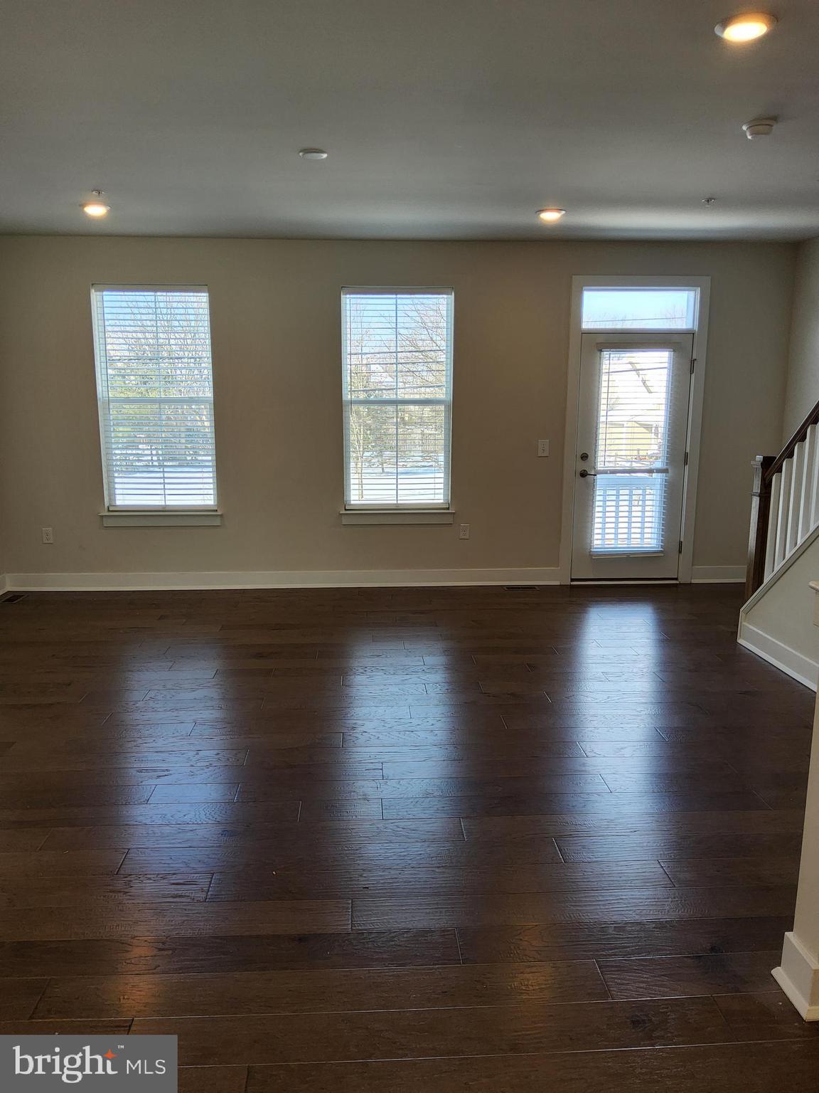 LANTERN RIDGE - Residential Lease