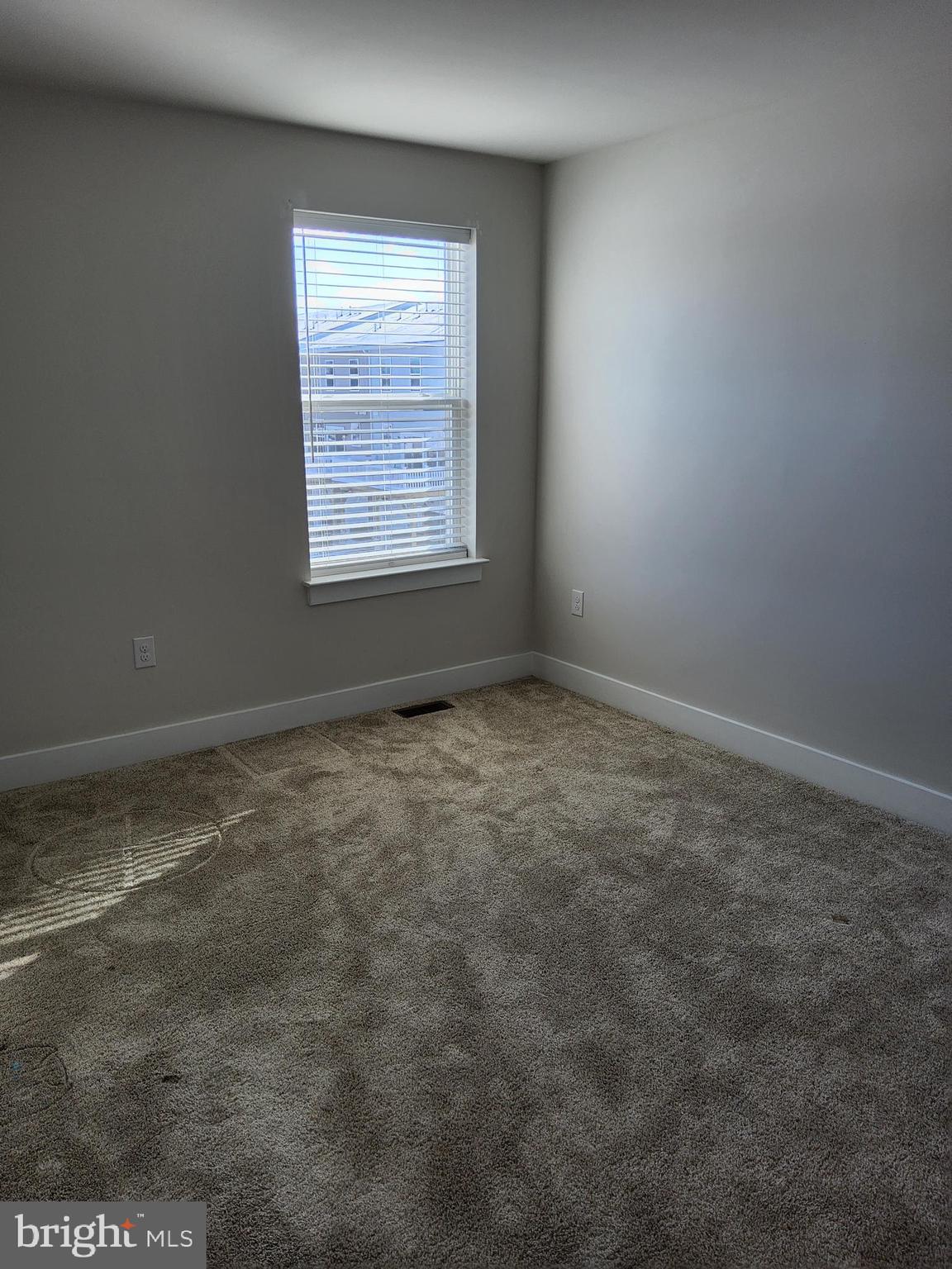 LANTERN RIDGE - Residential Lease