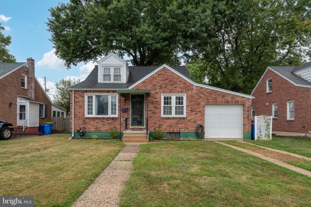 Photo of 142 S Vernon Street, YORK, PA 17402 (MLS # PAYK2089674)