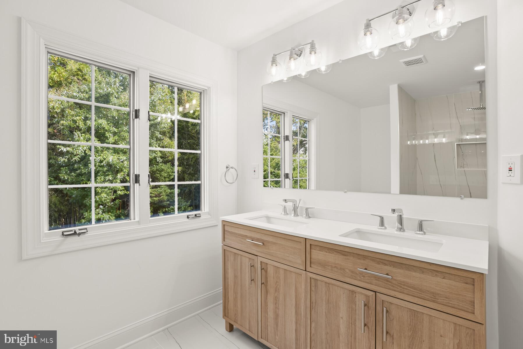 NOTTINGHAM WOODS - Residential