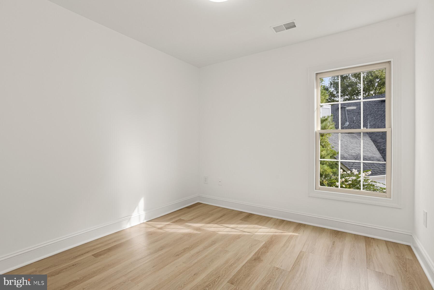 NOTTINGHAM WOODS - Residential