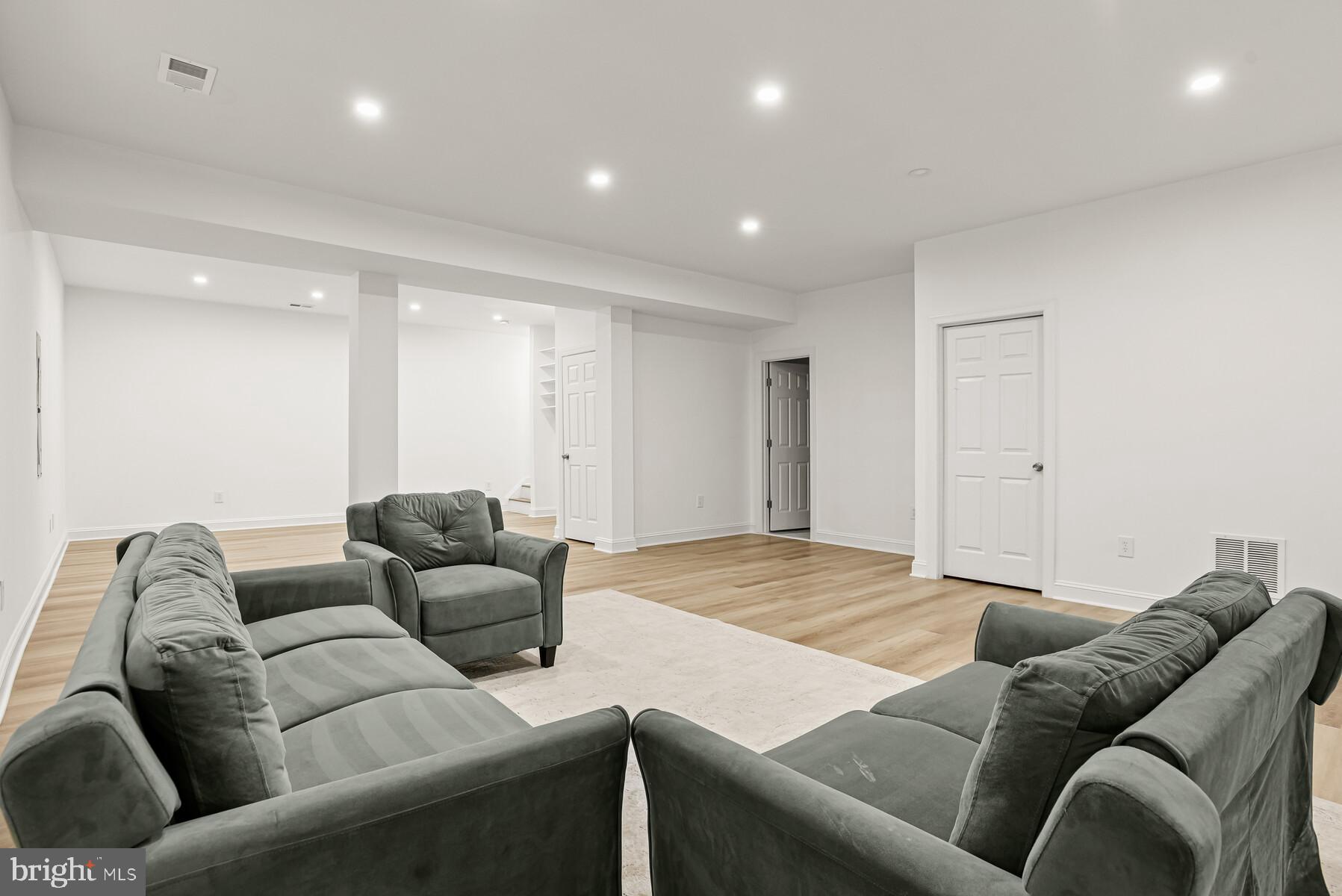 NOTTINGHAM WOODS - Residential