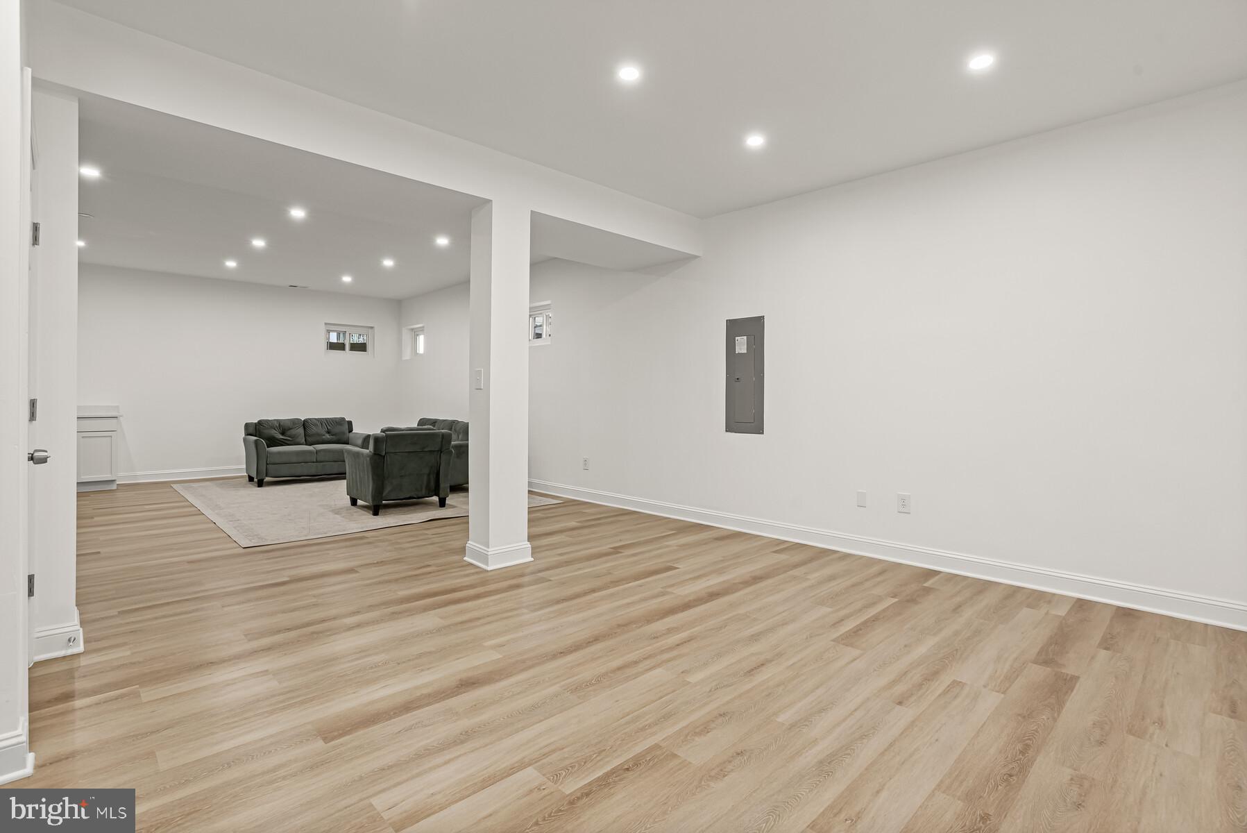 NOTTINGHAM WOODS - Residential