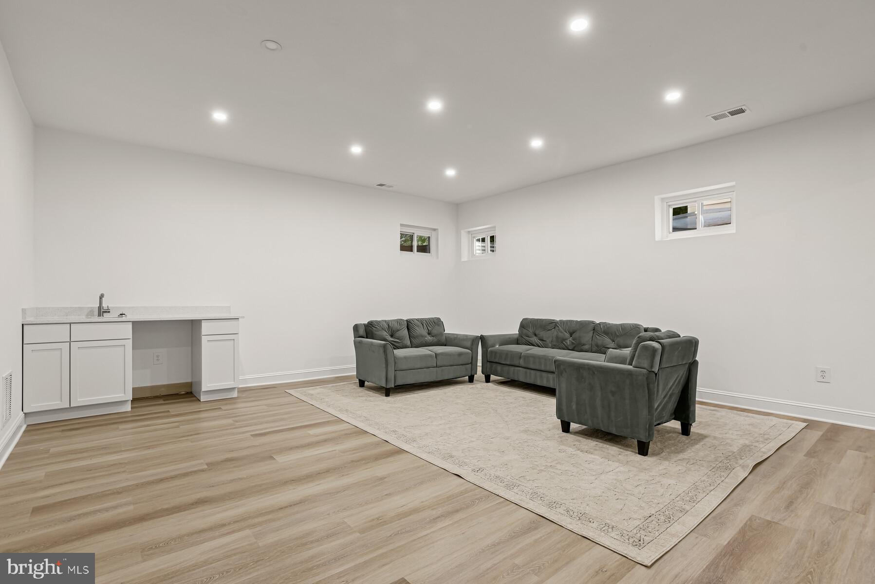 NOTTINGHAM WOODS - Residential