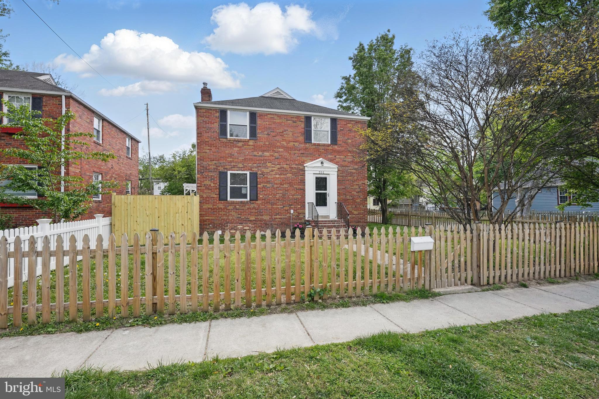 201 E ALEXANDRIA AVENUE