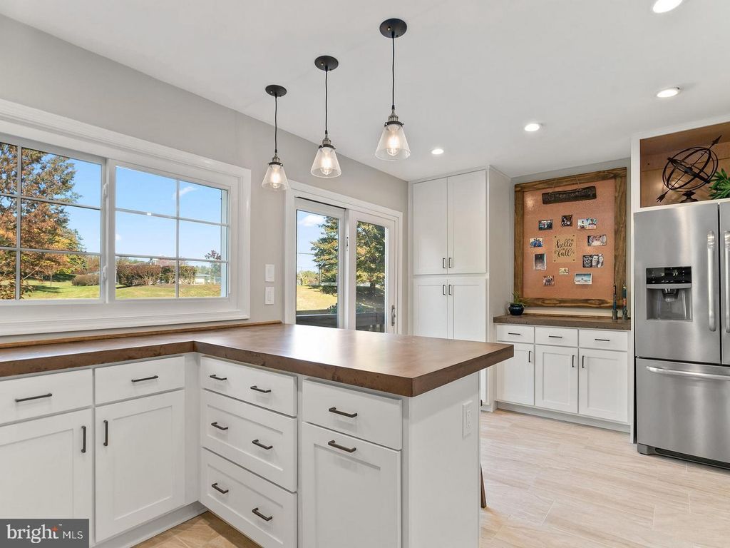 Photo of 3904 Angelton Court, BURTONSVILLE, MD 20866 (MLS # MDMC2166678)