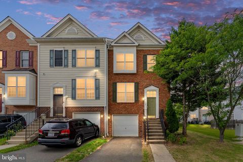 Photo of 16796 Sweeney Lane, WOODBRIDGE, VA 22191 (MLS # VAPW2115776)