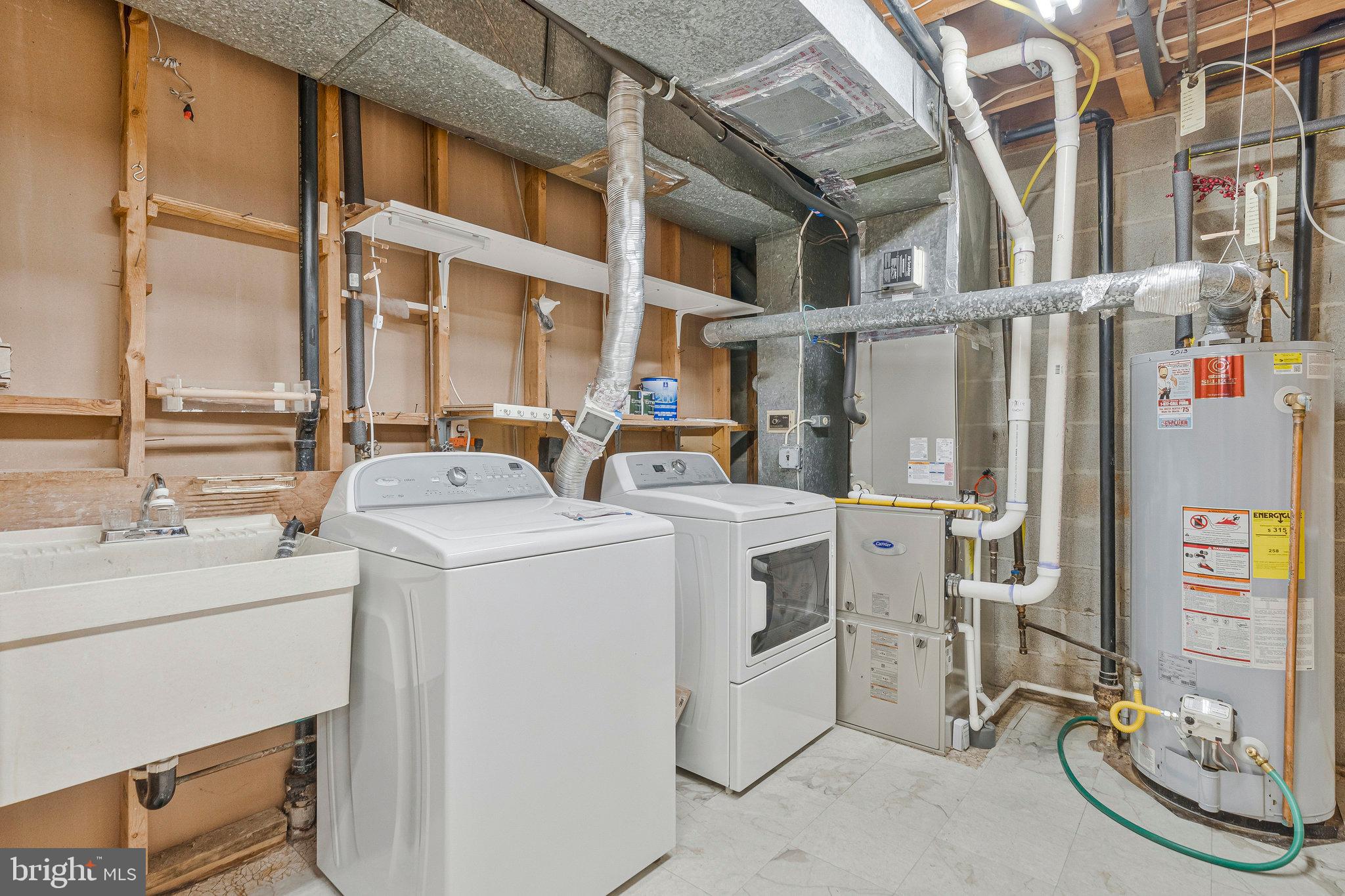 OLD DOMINION SQUARE - Residential