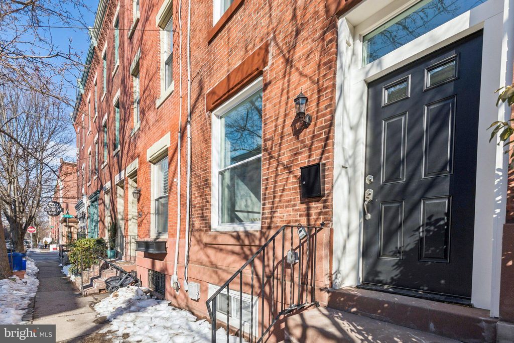 Photo of 2433 Brown Street, PHILADELPHIA, PA 19130 (MLS # PAPH2583830)