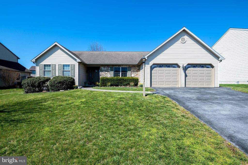 Photo of 771 W RIDGE RD, ELIZABETHTOWN, PA 17022 (MLS # PALA2032346)