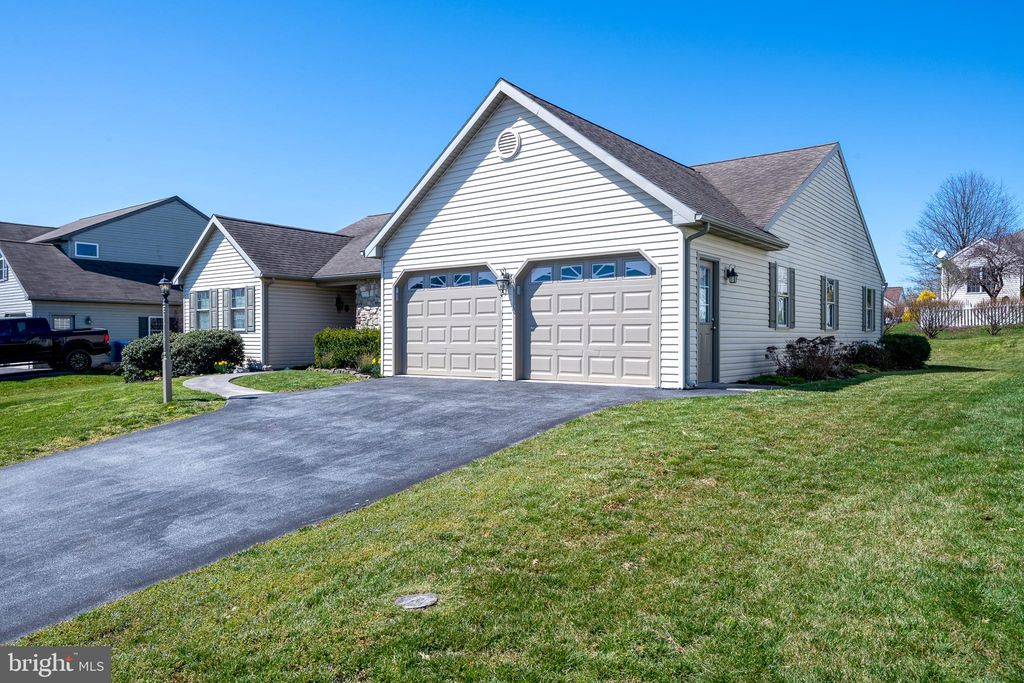 Photo of 771 W RIDGE RD, ELIZABETHTOWN, PA 17022 (MLS # PALA2032346)