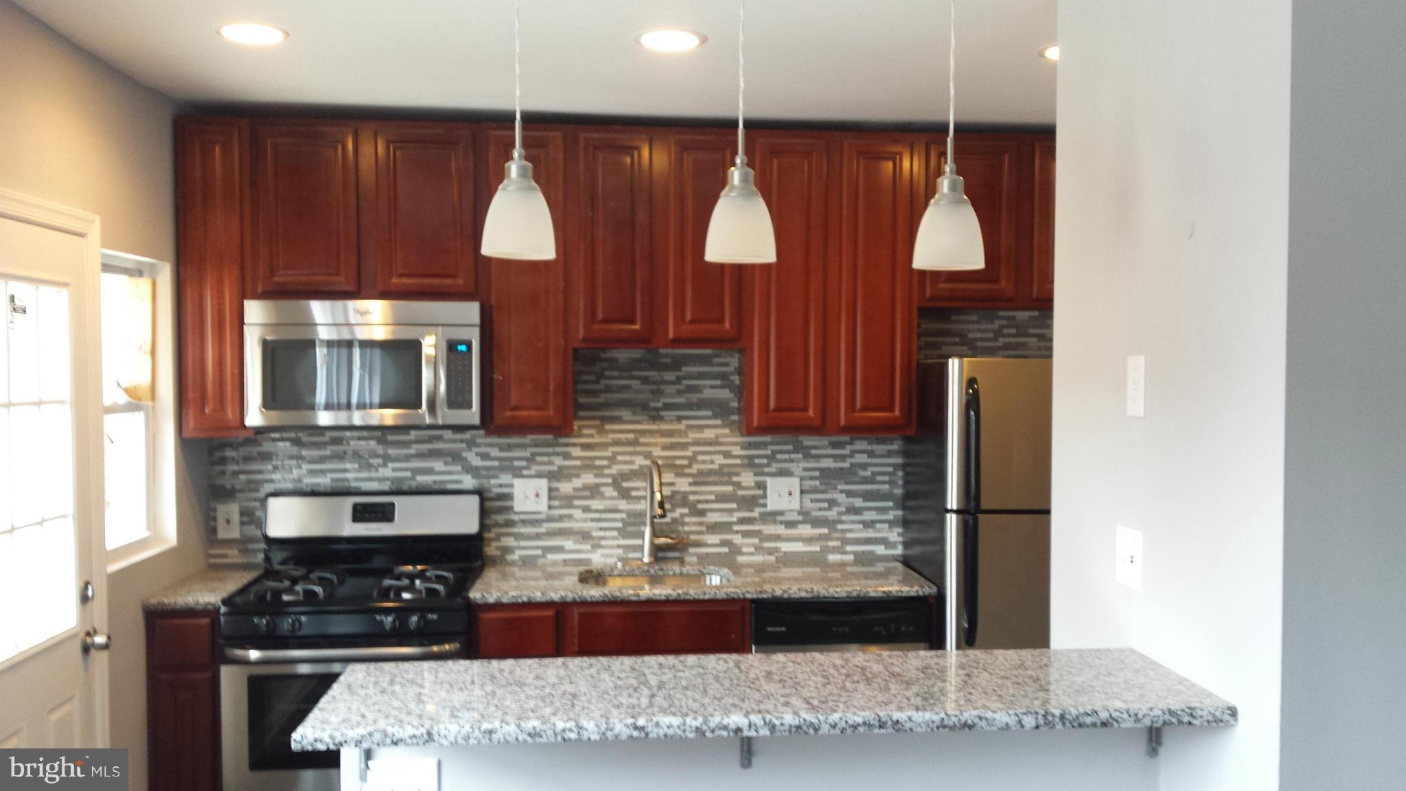 IF YOU LIKE GRANITE, STAINLESS, & HARD WOOD, THIS ONE'S FOR YOU!! ITS BEAUTIFUL AND HAS IT ALL. FEATURES 3 NICE SIZED BEDROOMS, NEW RUBBER ROOF, NEW WINDOWS, DOORS, ELECTRIC, PLUMBING, HVAC, NEW KITCHEN WITH GRANITE COUNTER TOPS AND STAINLESS APPLIANCES, 2 AND HALF NEW BATHS, NEW CARPET, HARDWOOD FLOORS, AND EVEN A NEW DECK. MUST SEE!!! WONT LAST LONG.