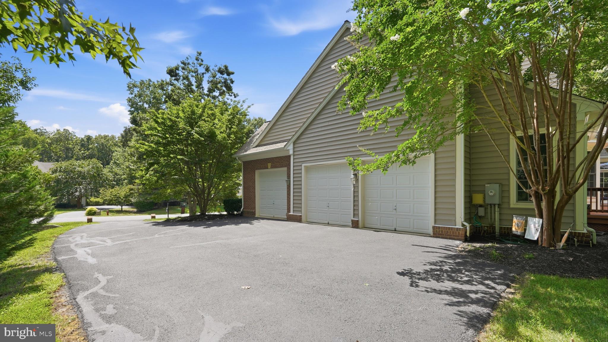 11811 SUMNER GLEN DRIVE