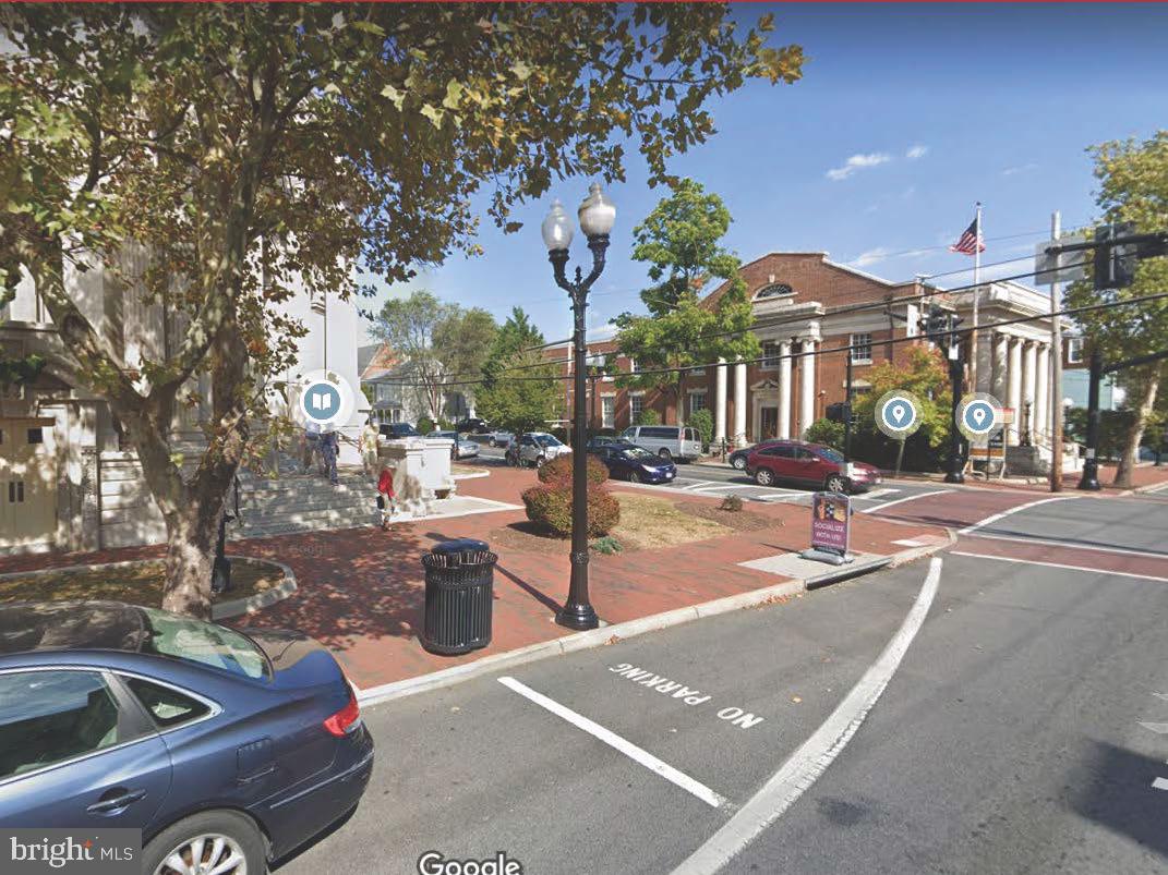 40 W PICCADILLY STREET