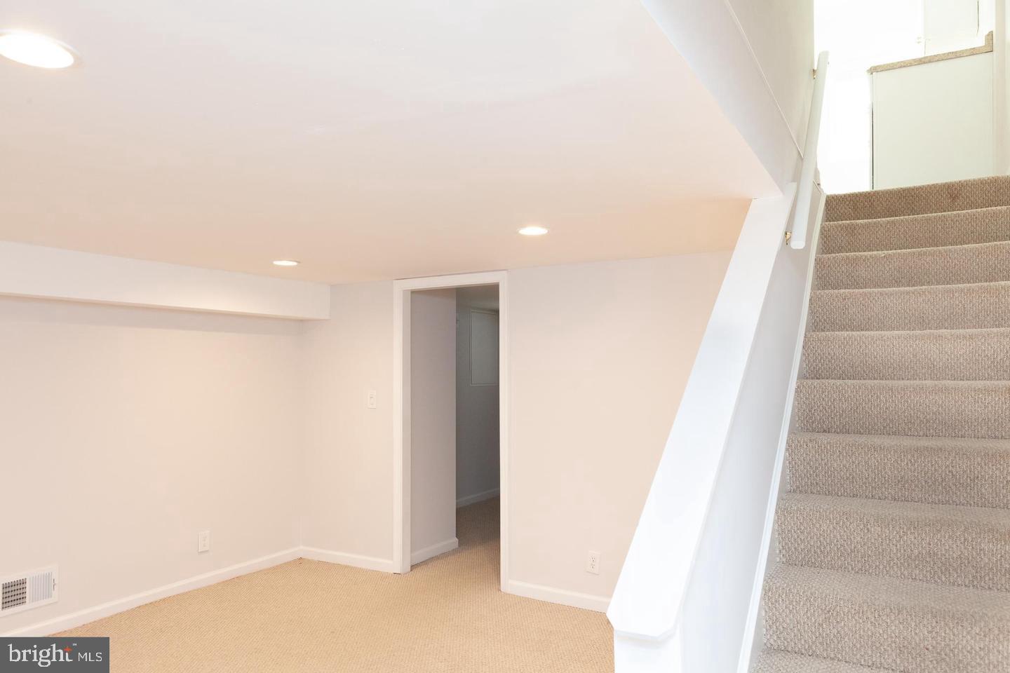 FAIRLINGTON VILLAGES - Residential Lease