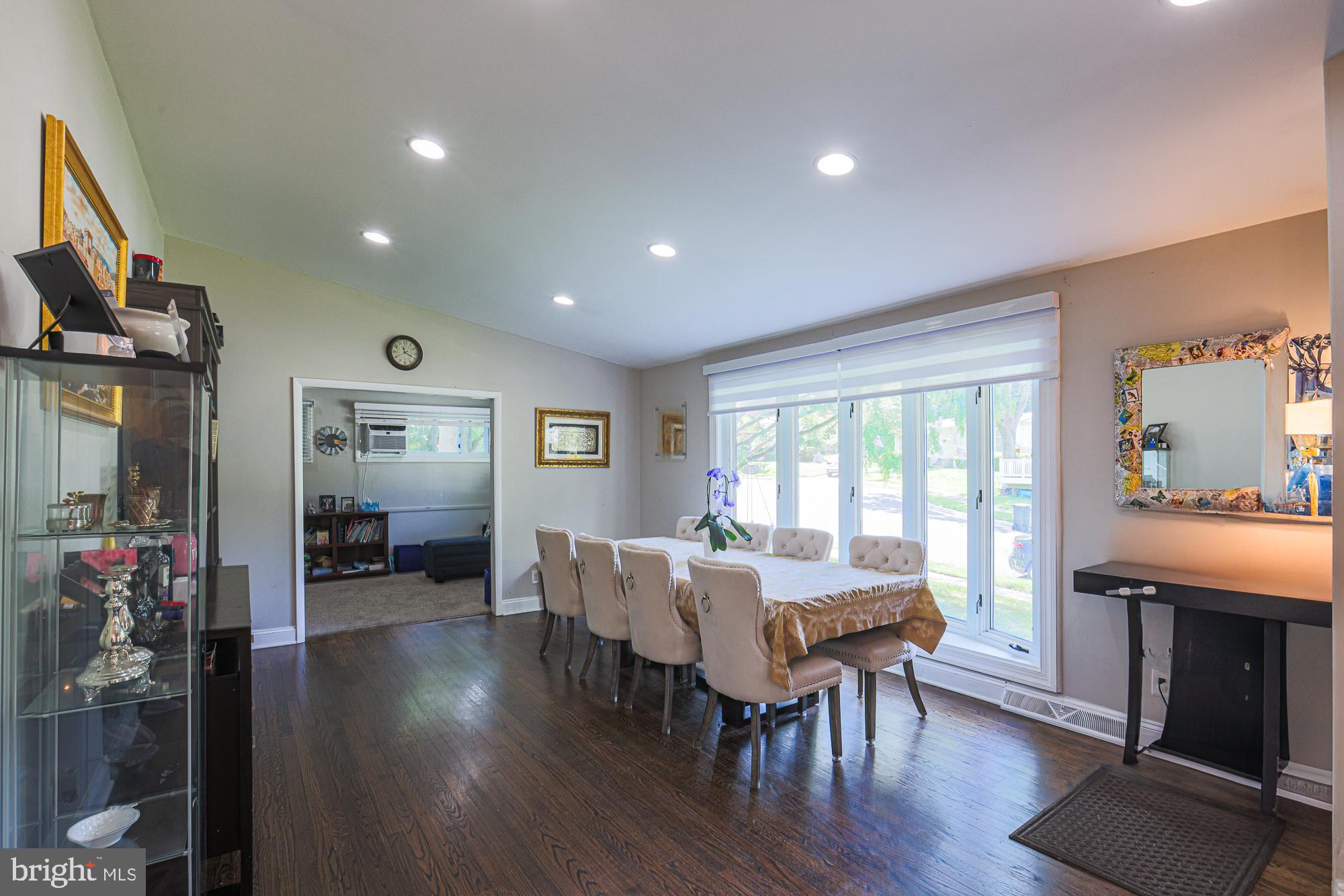 2906 OAKTON COURT