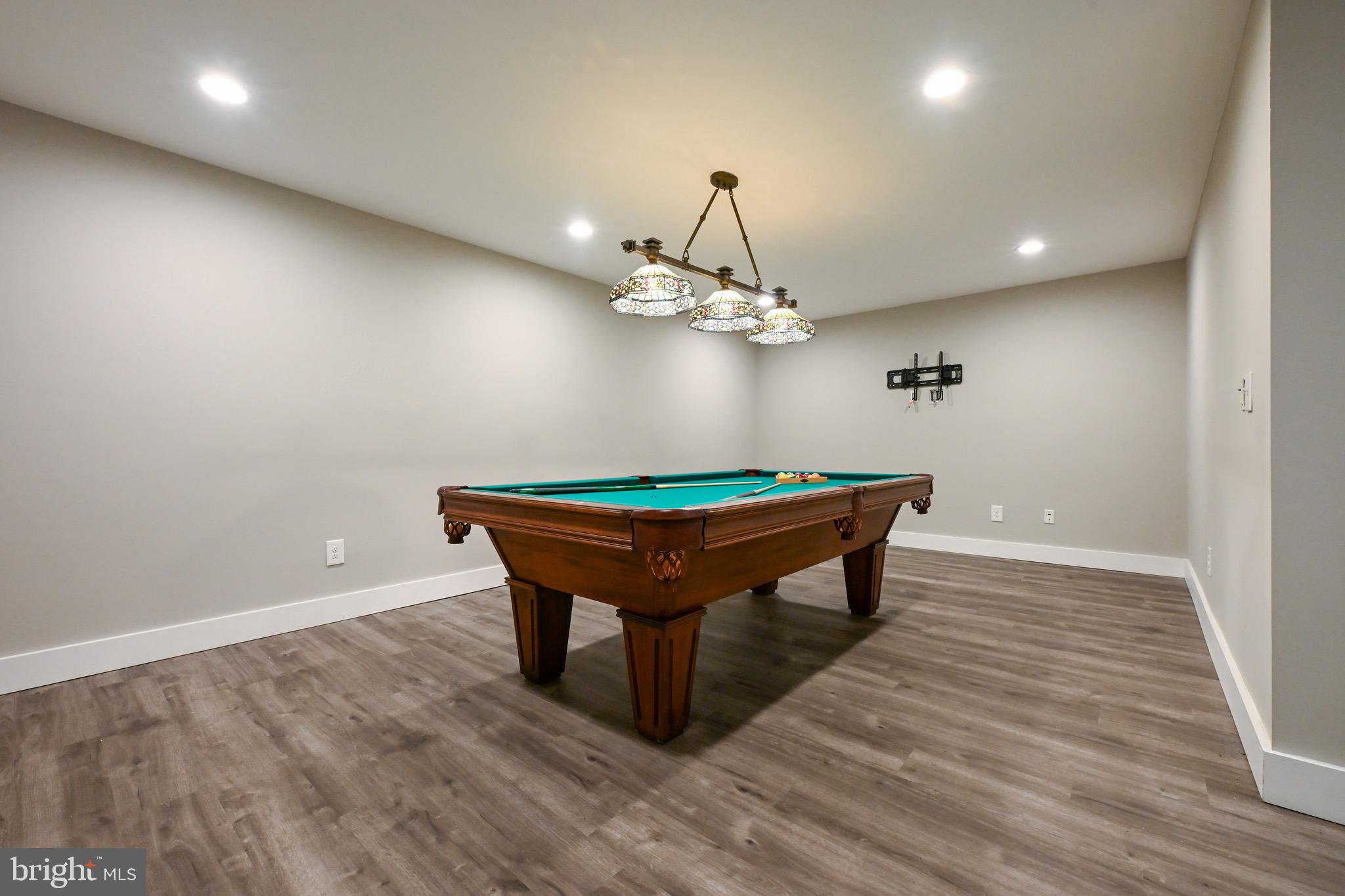 LYONS GATE - Residential