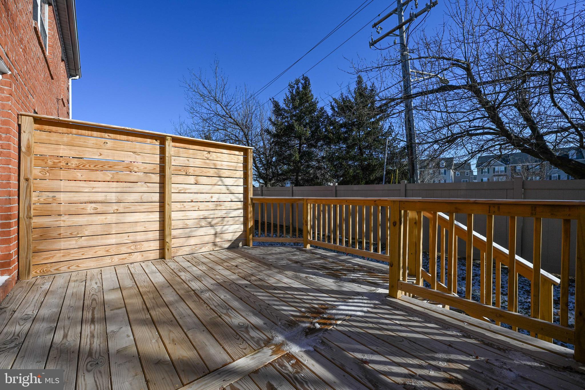 LYONS GATE - Residential