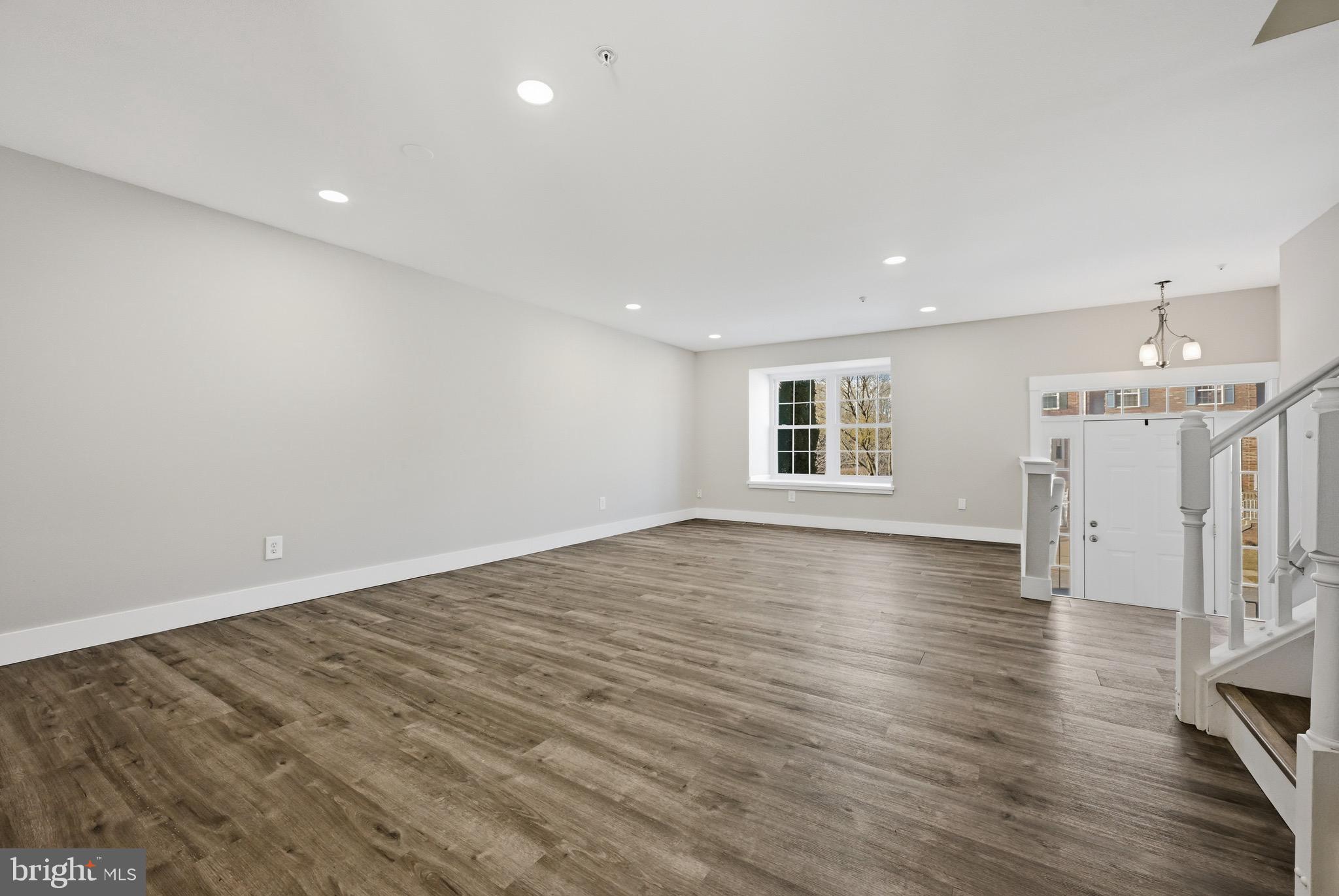 LYONS GATE - Residential