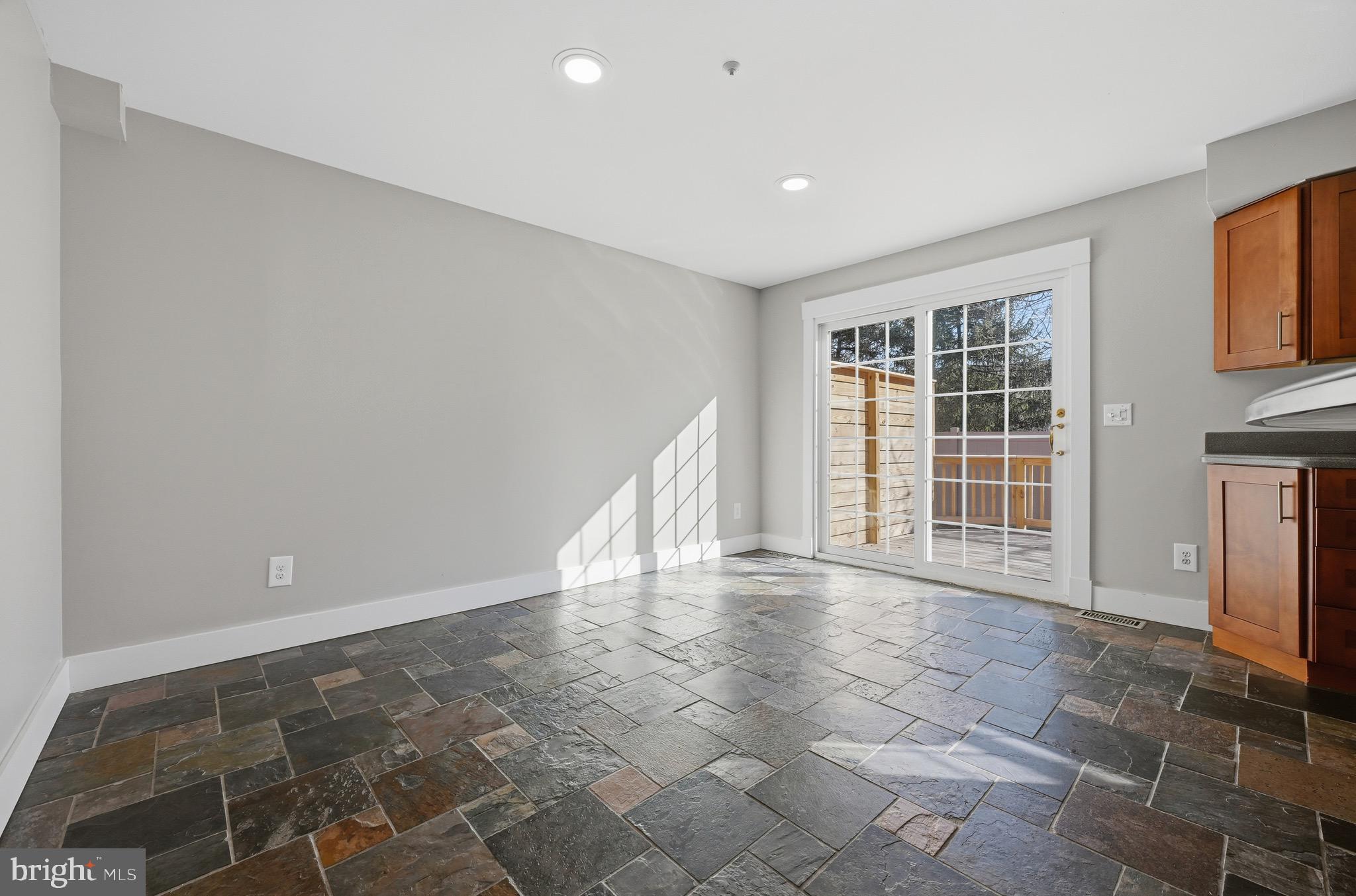 LYONS GATE - Residential