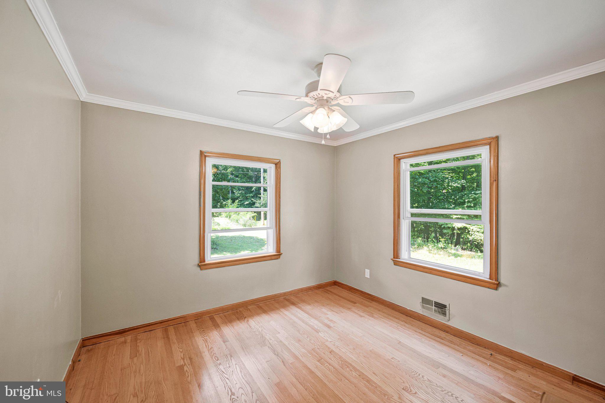 3042 JENKINS LANE
