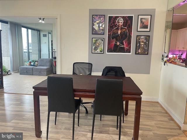 PROMENADE TOWERS - Residential Lease