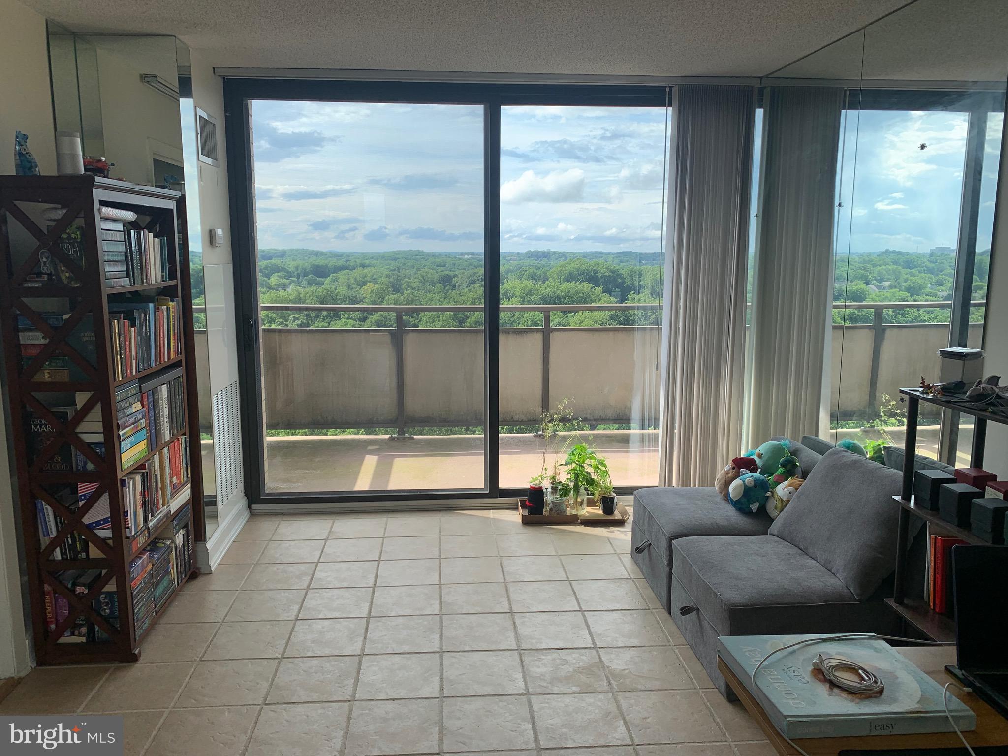 PROMENADE TOWERS - Residential Lease