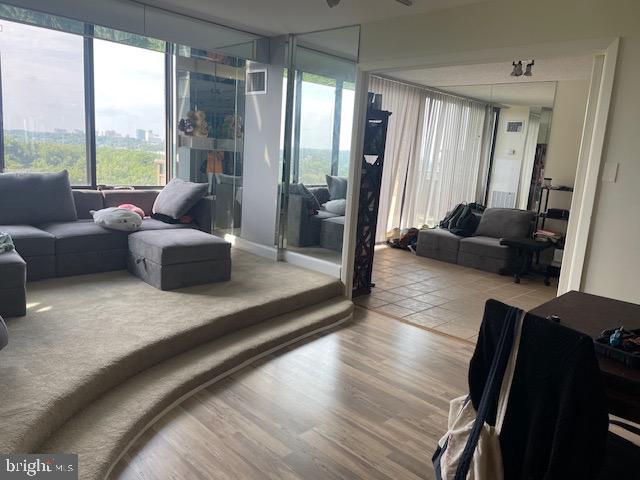 PROMENADE TOWERS - Residential Lease