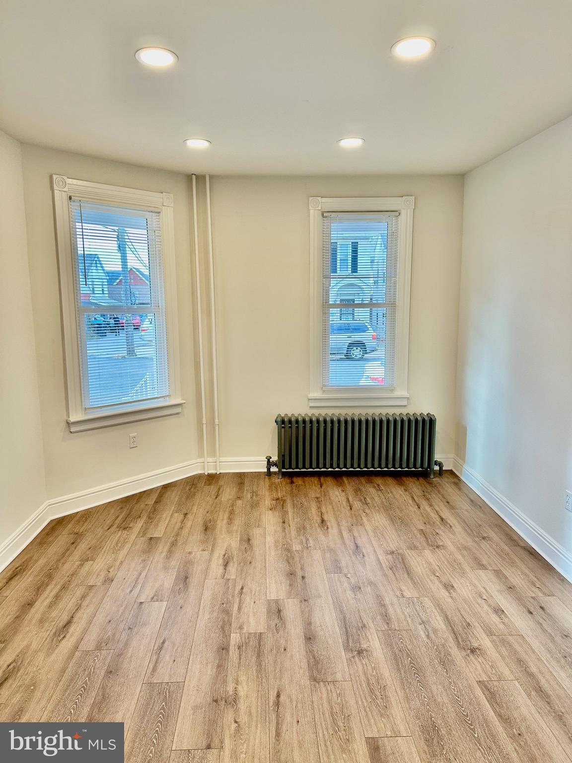 22-24 N LINCOLN STREET