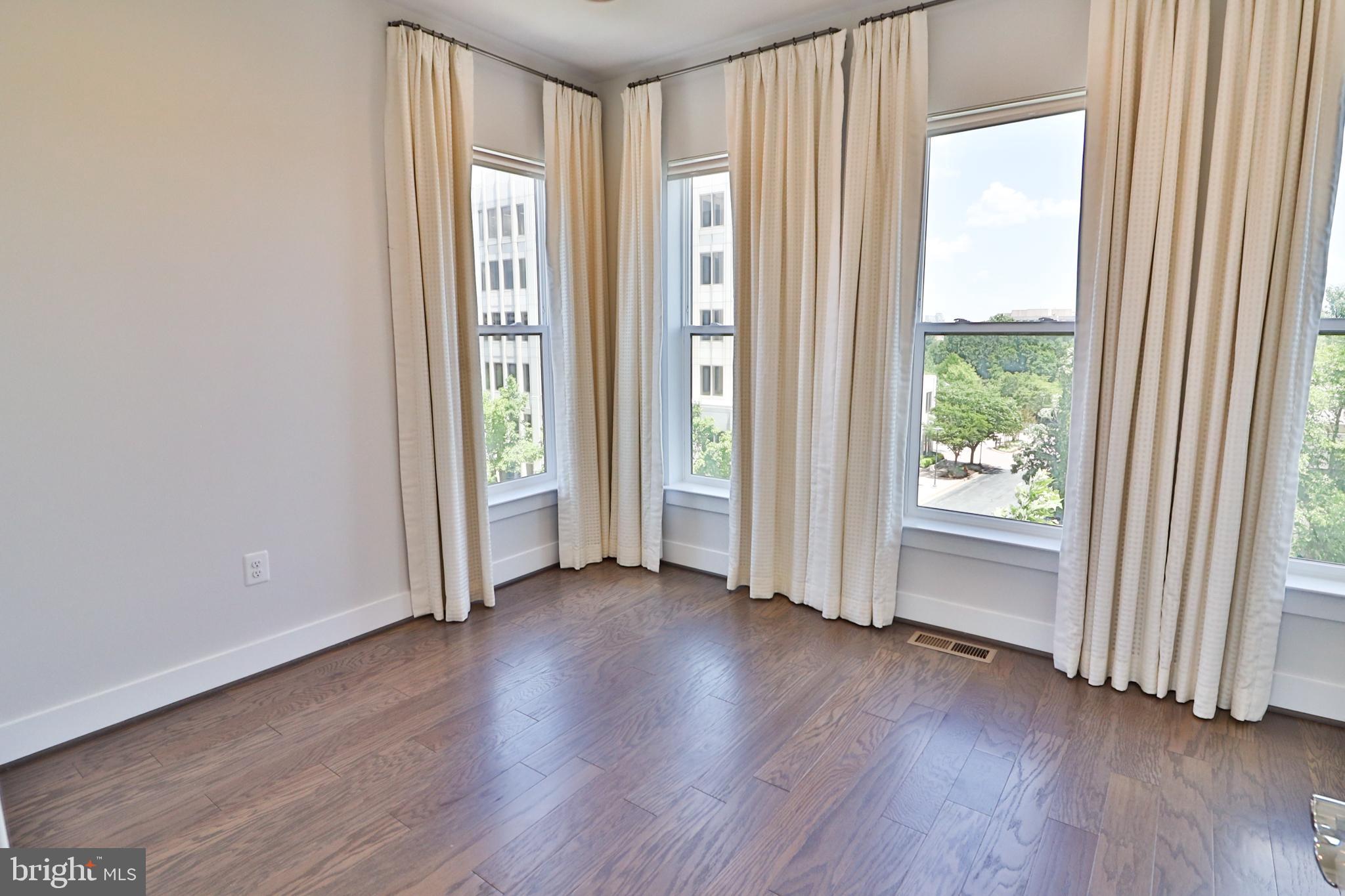 KING FARM - Residential Lease