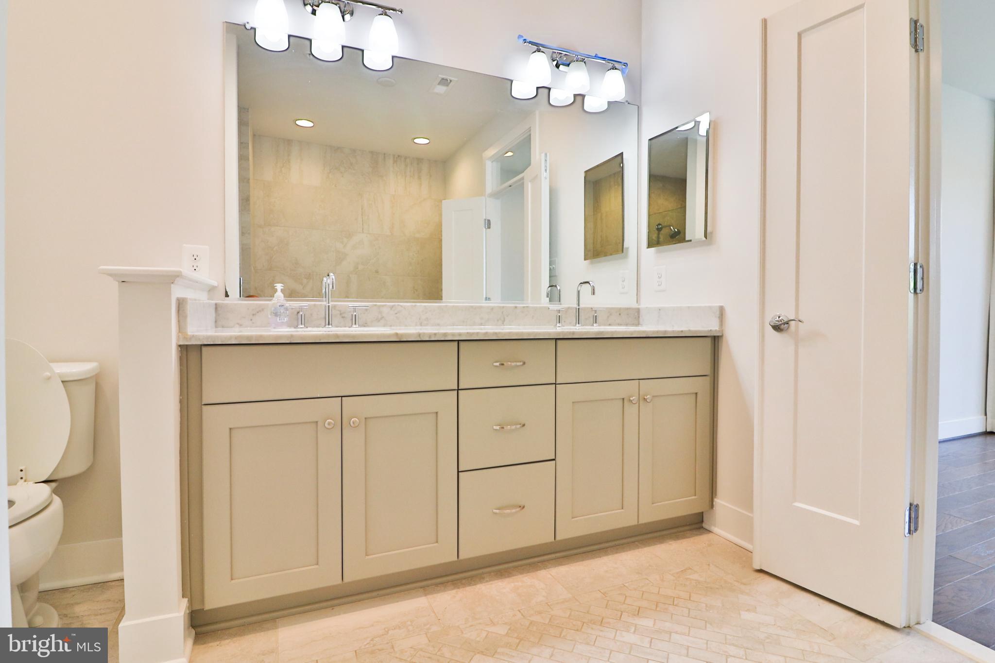 KING FARM - Residential Lease