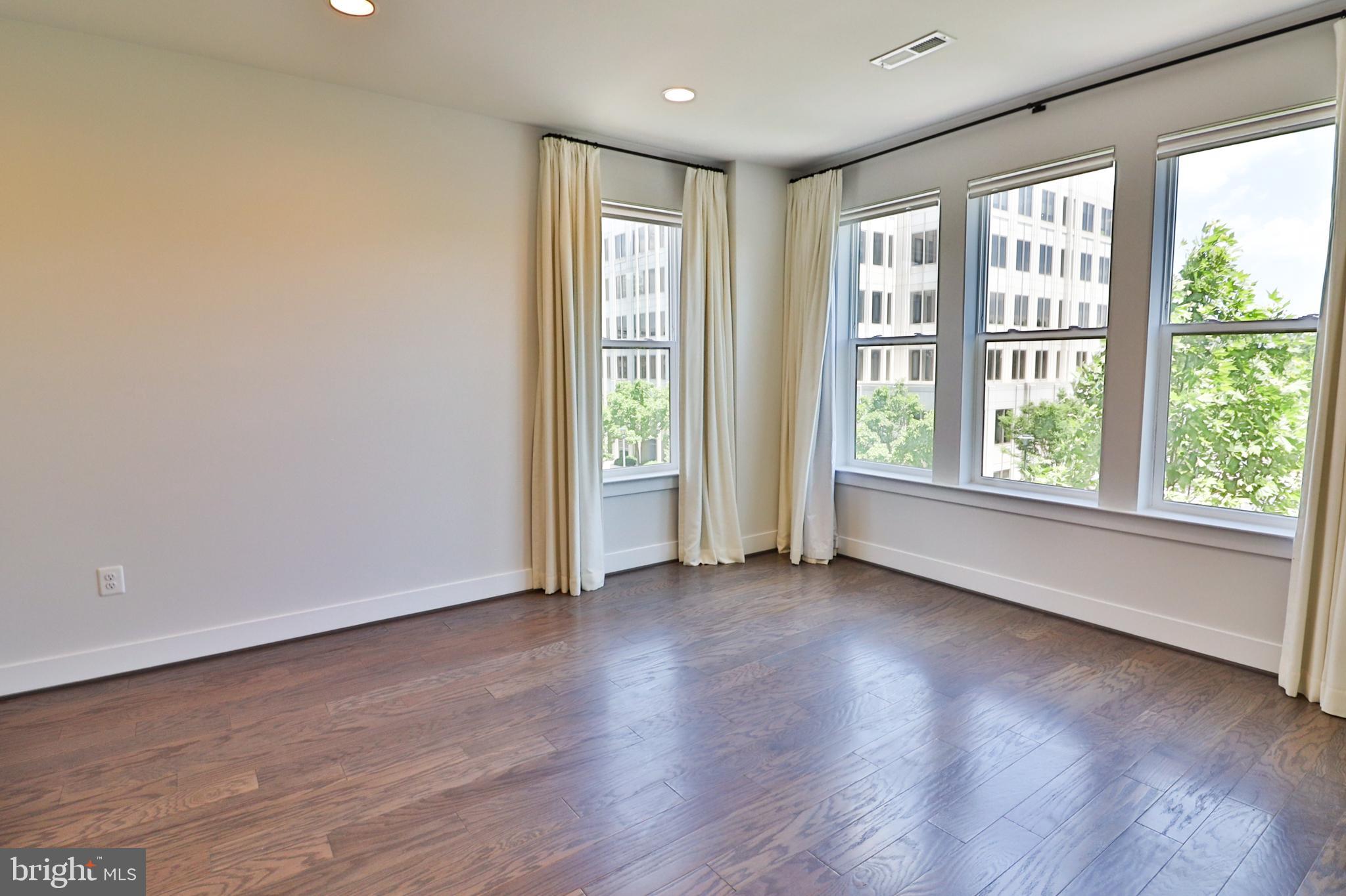 KING FARM - Residential Lease