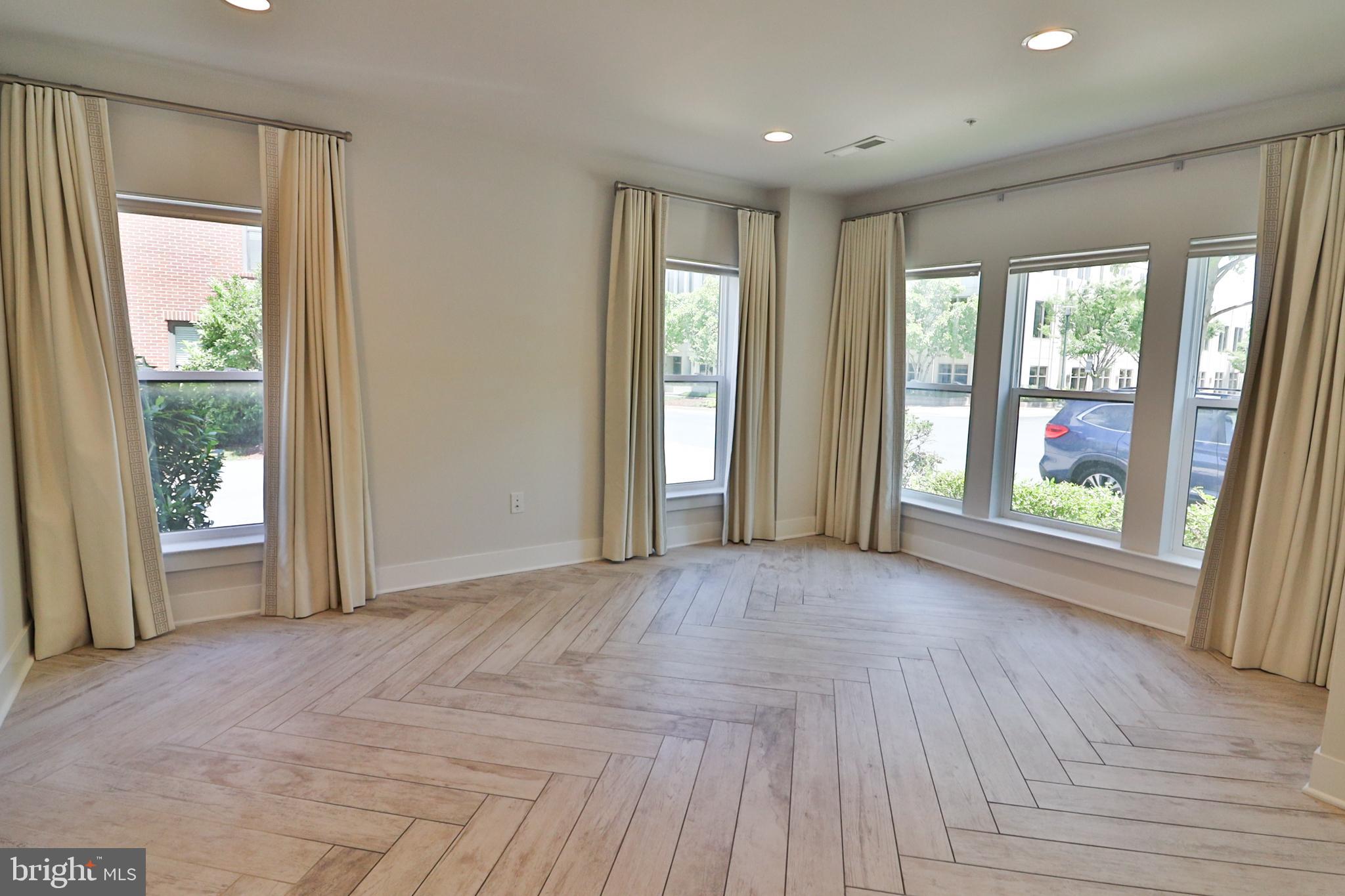 KING FARM - Residential Lease