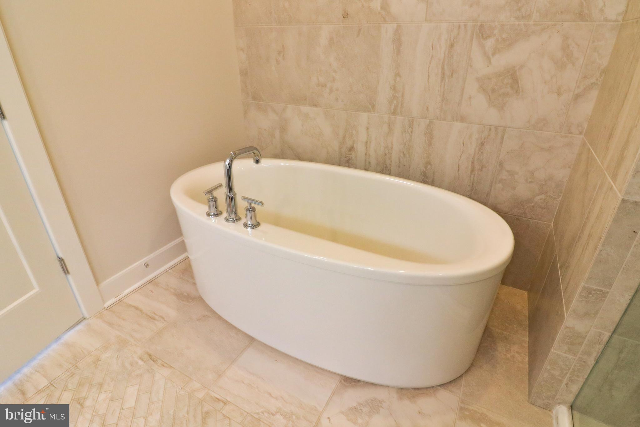 KING FARM - Residential Lease