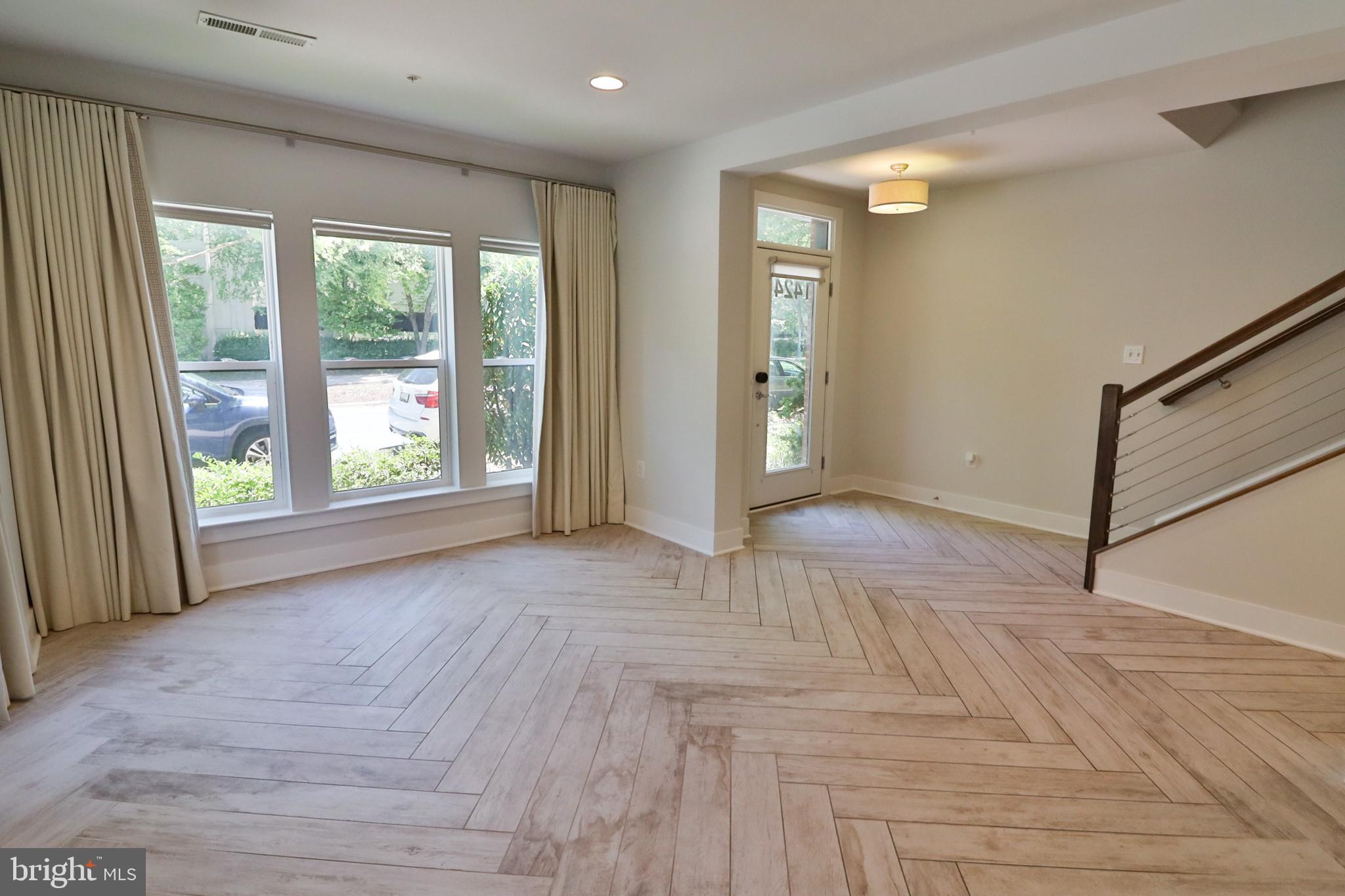 KING FARM - Residential Lease