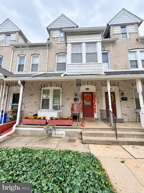 Townhouse For Sale - 530 3rd Avenue<br/> BETHLEHEM, PA 18018
