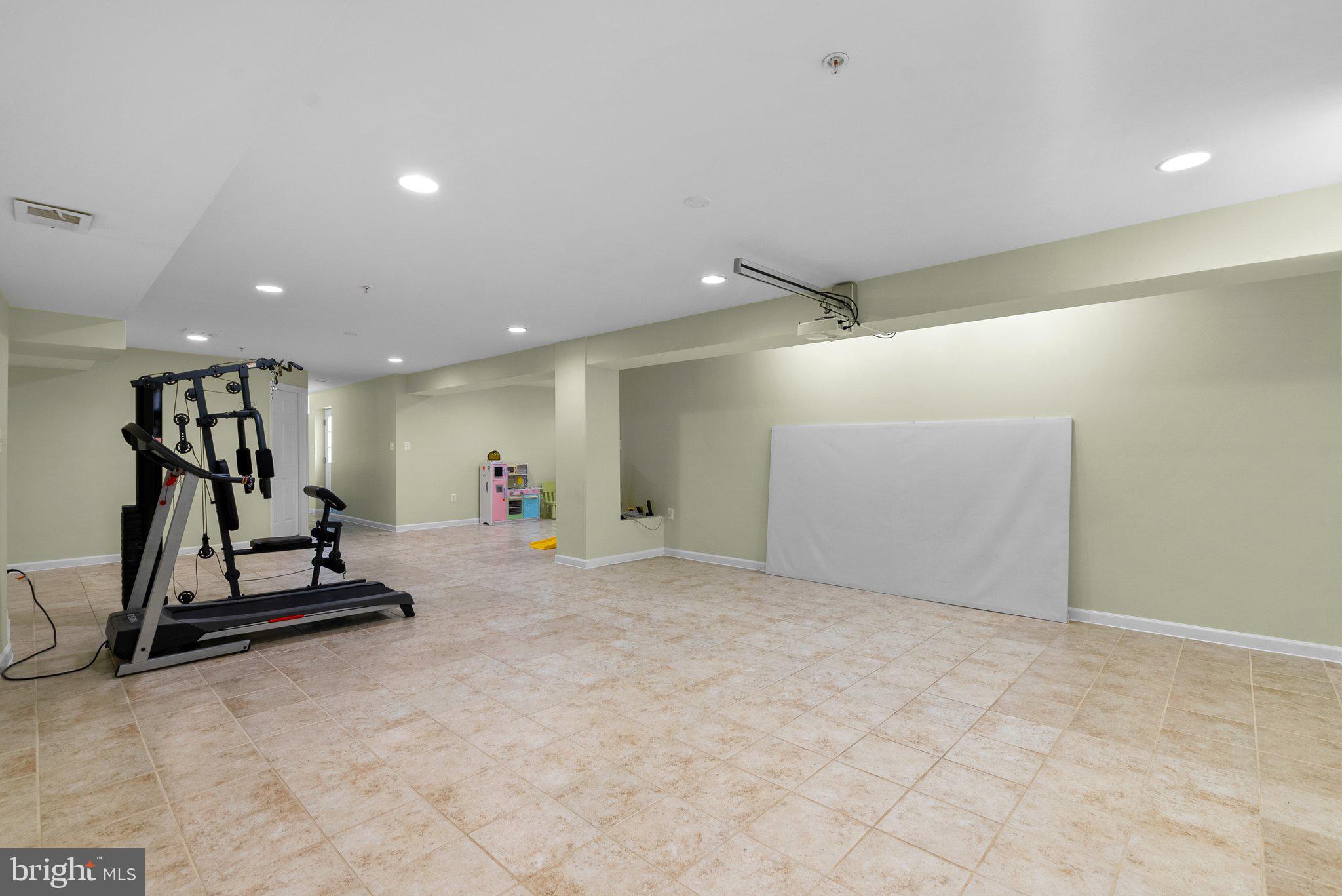 CROSS CREEK CLUB - Residential