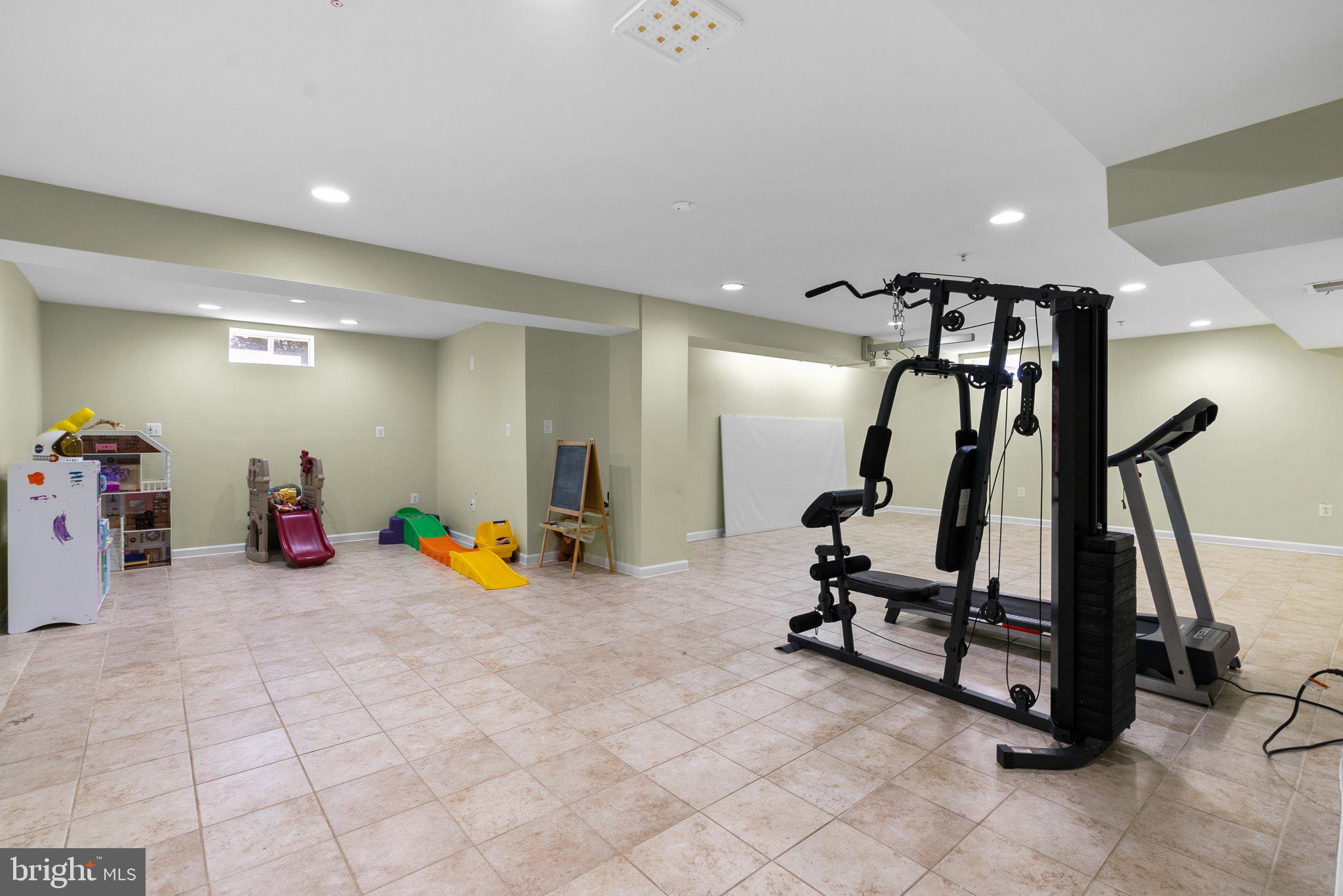 CROSS CREEK CLUB - Residential