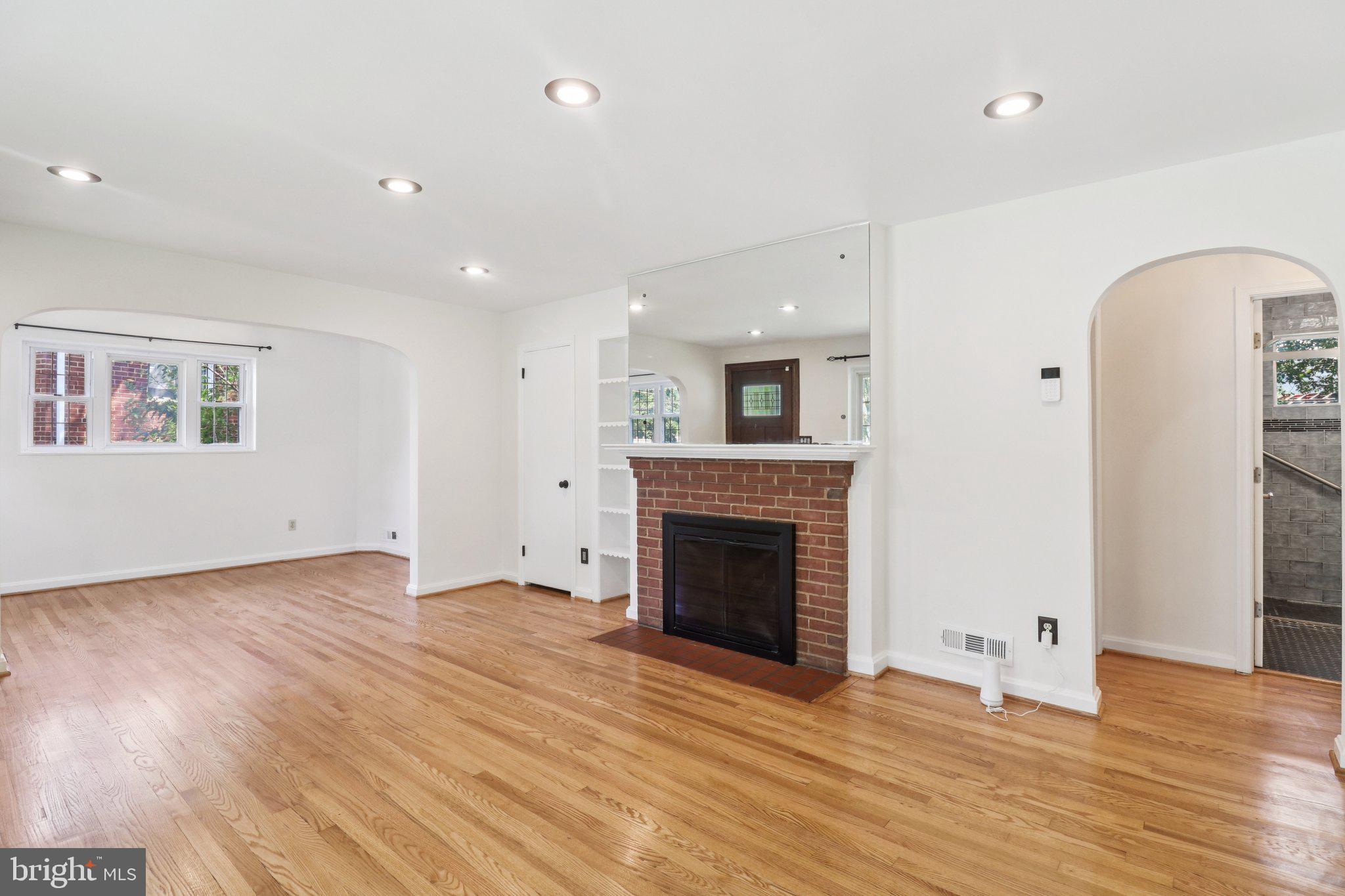 10215 HAYWOOD DRIVE
