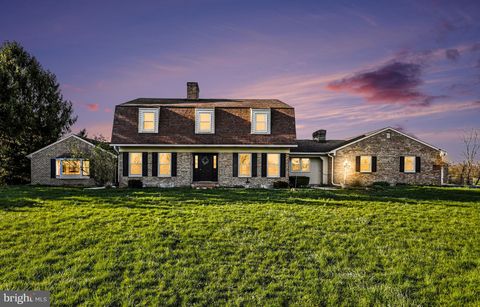 Photo of 7204 Charles Drive, HARRISBURG, PA 17112 (MLS # PADA2058524)