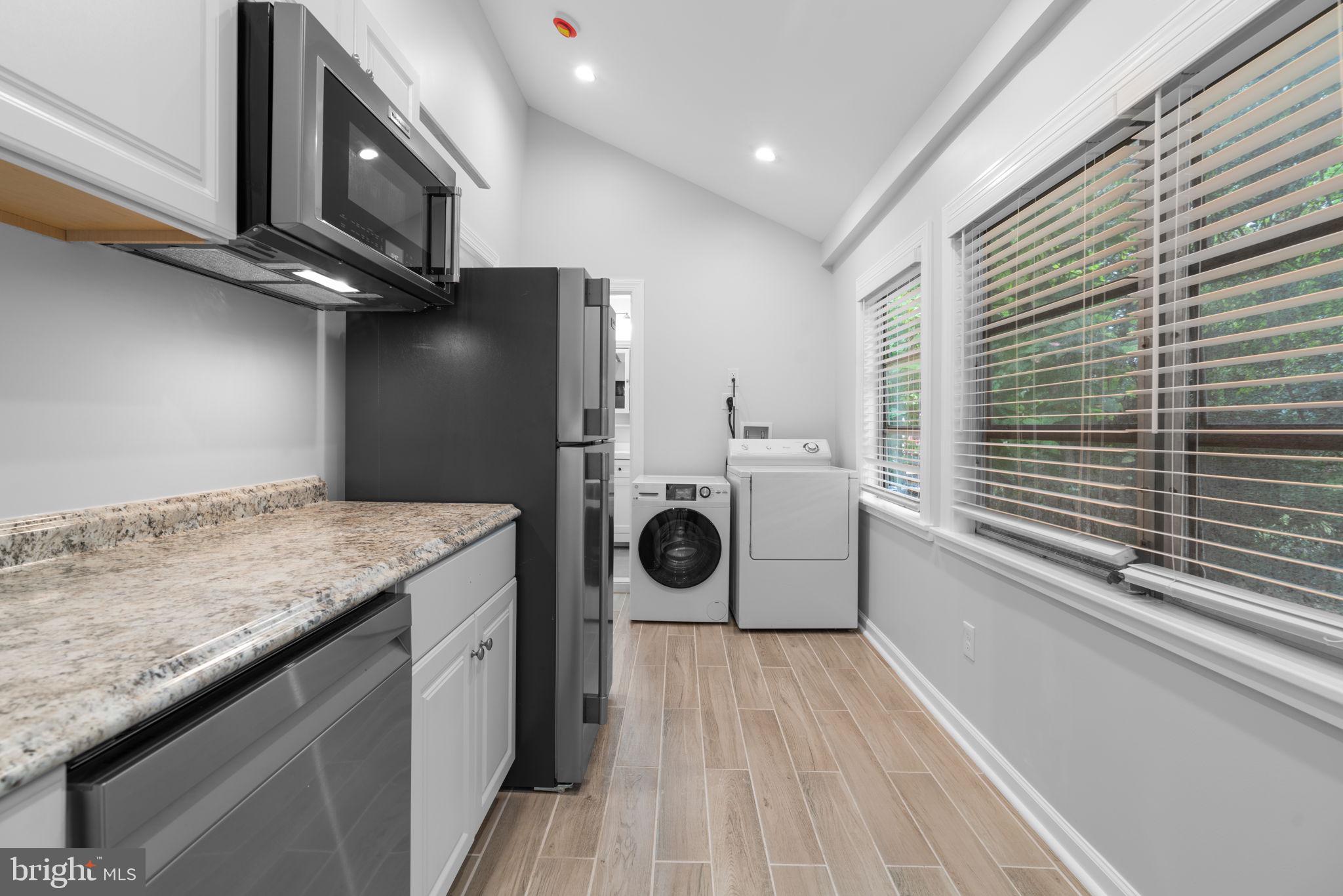 WEST END PARK - Residential Lease