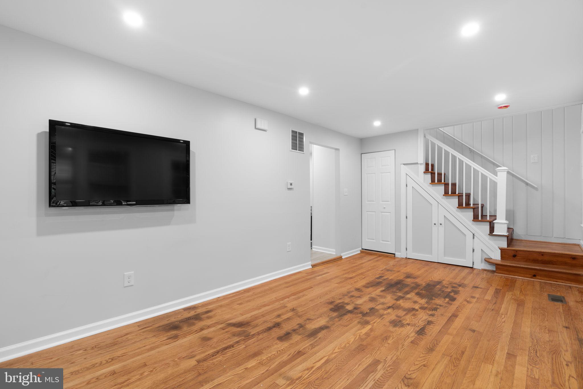 WEST END PARK - Residential Lease