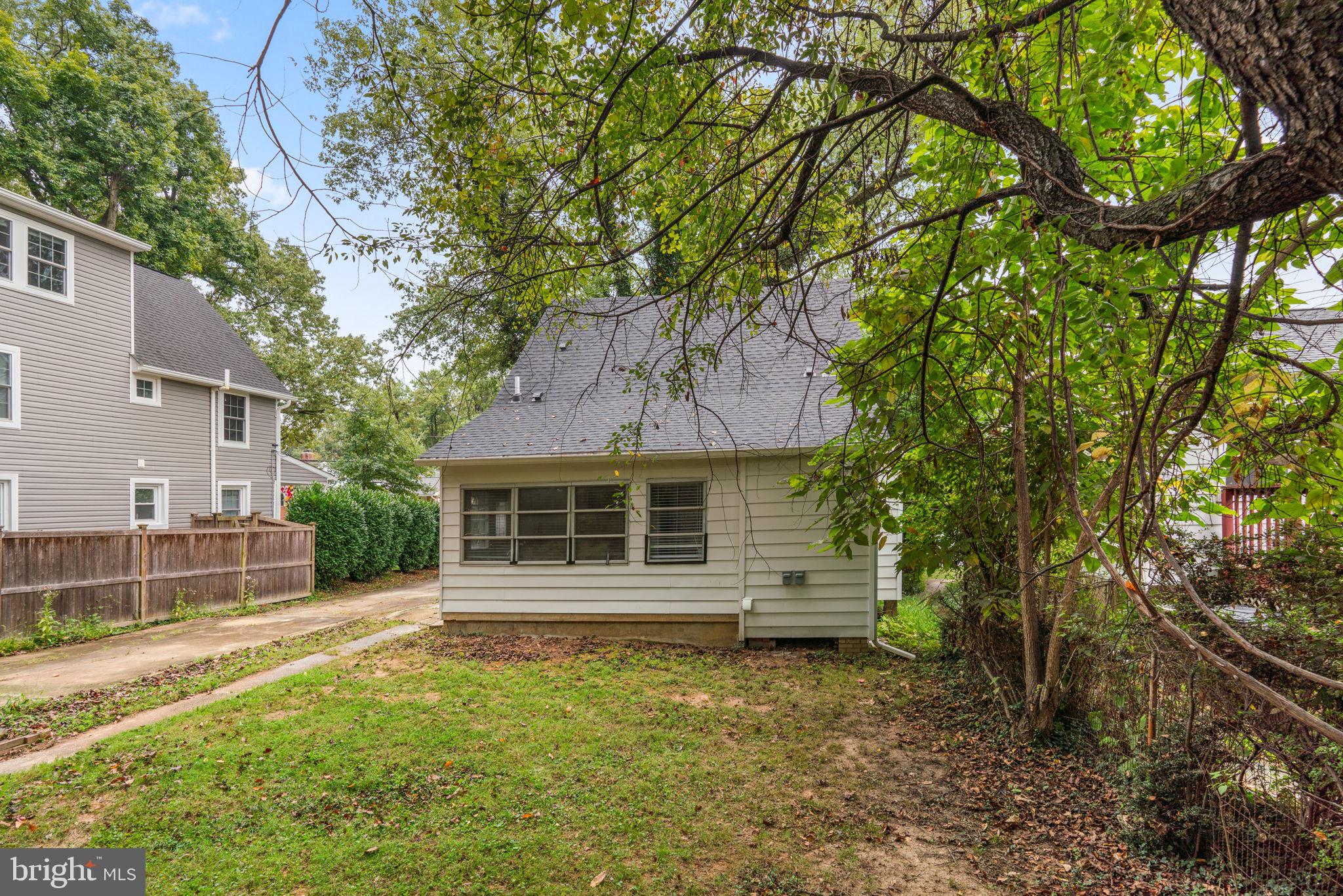 WEST END PARK - Residential Lease