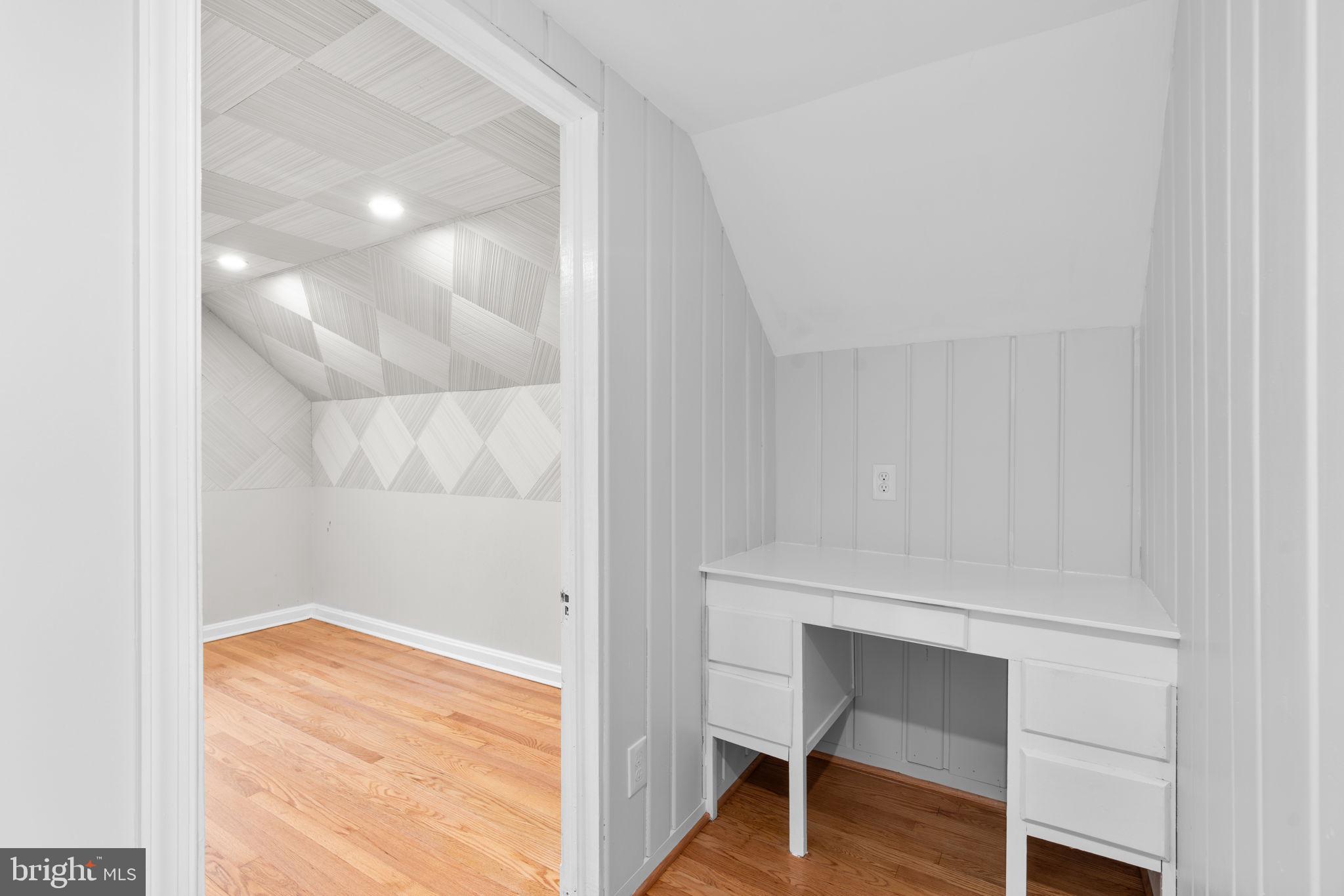 WEST END PARK - Residential Lease