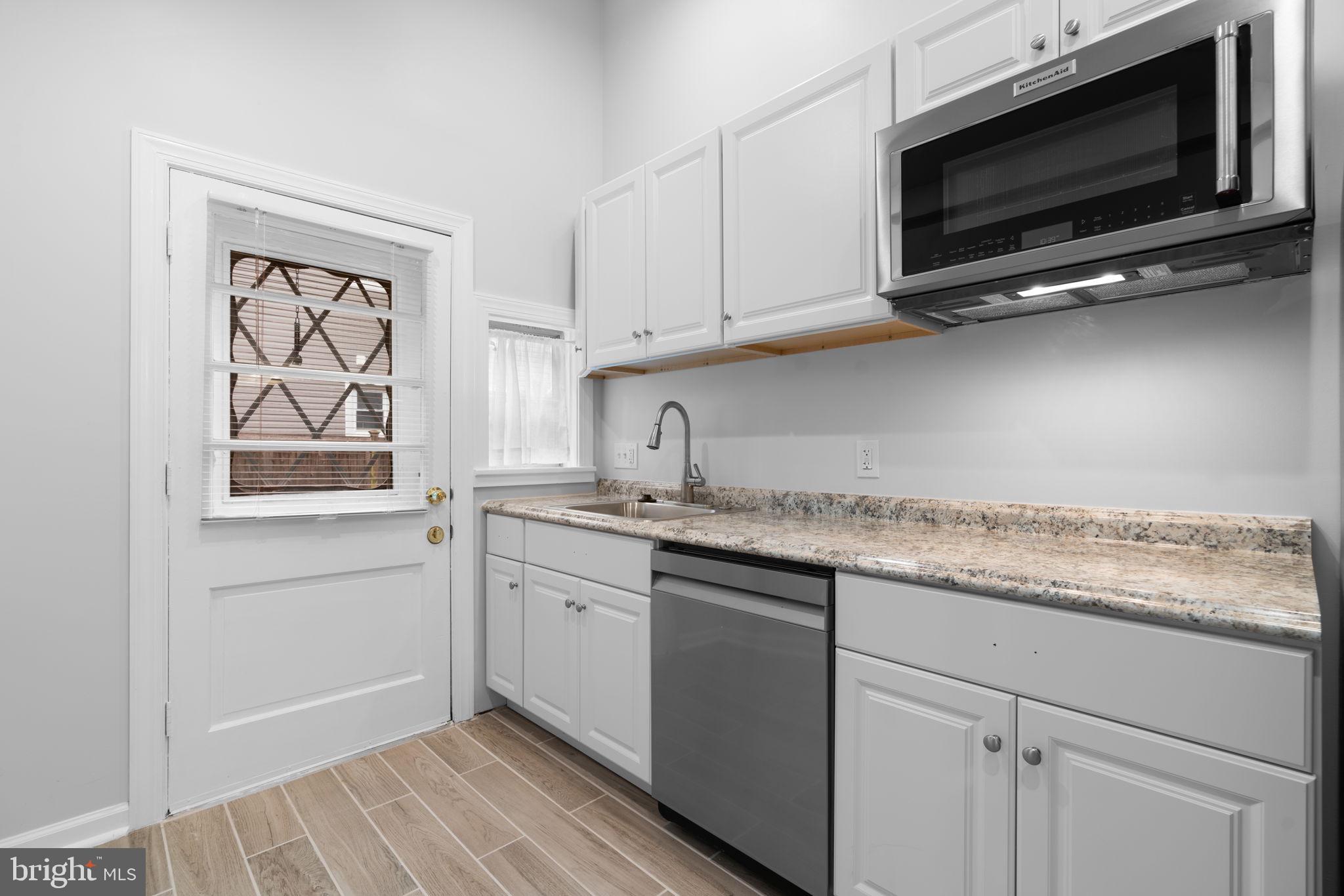 WEST END PARK - Residential Lease