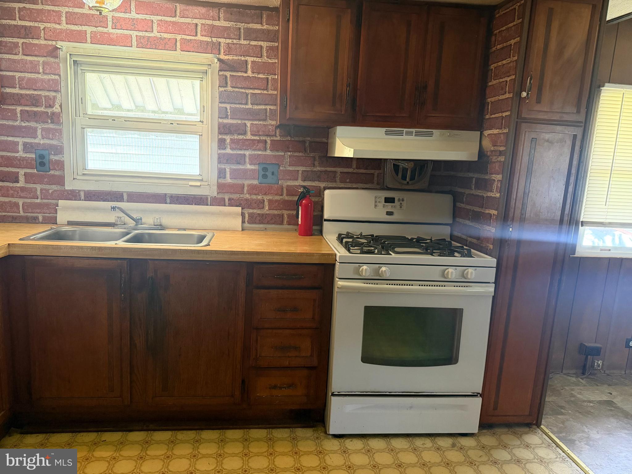3000 E HIGH STREET 83
