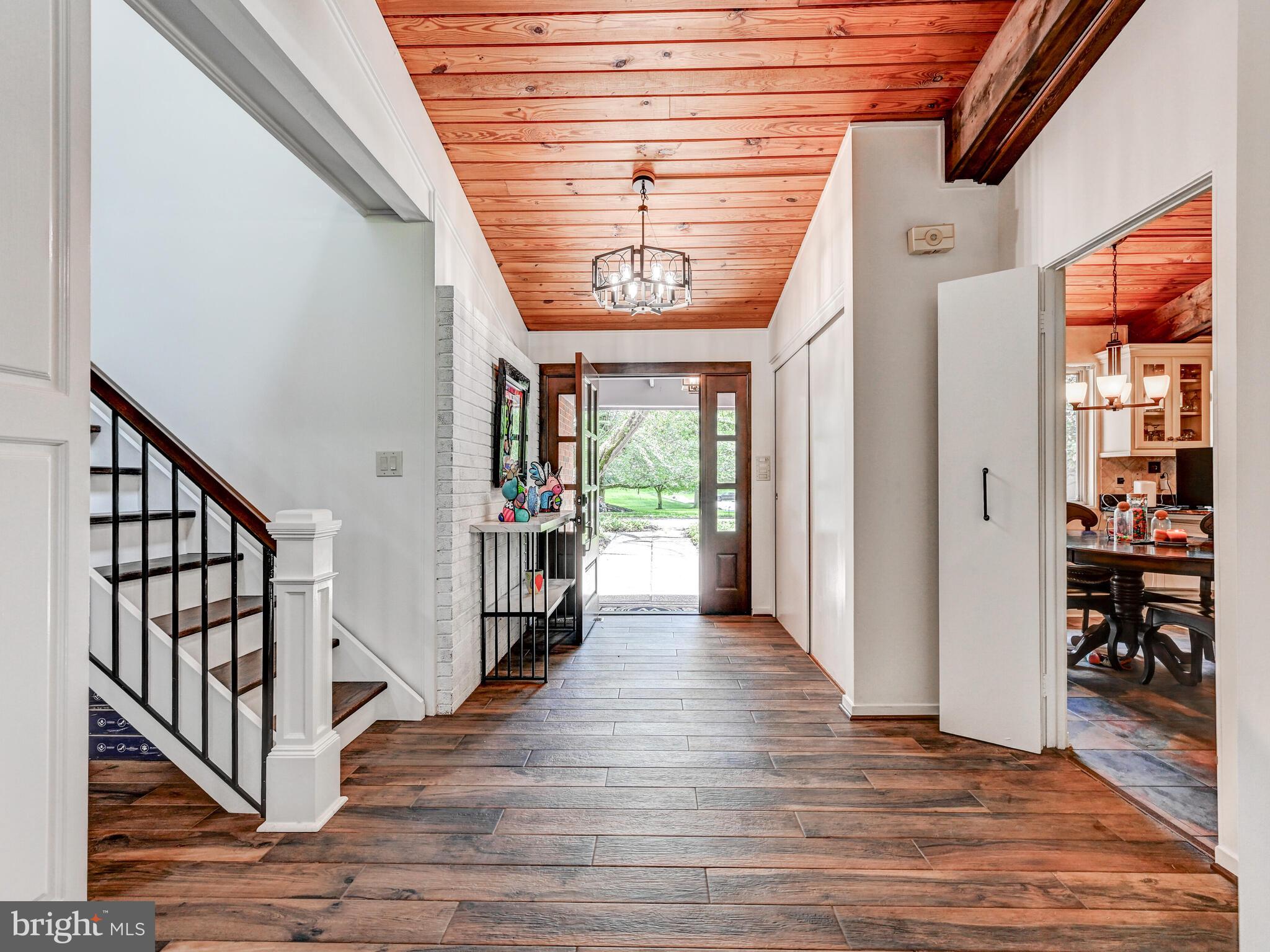 3604 BARBERRY COURT